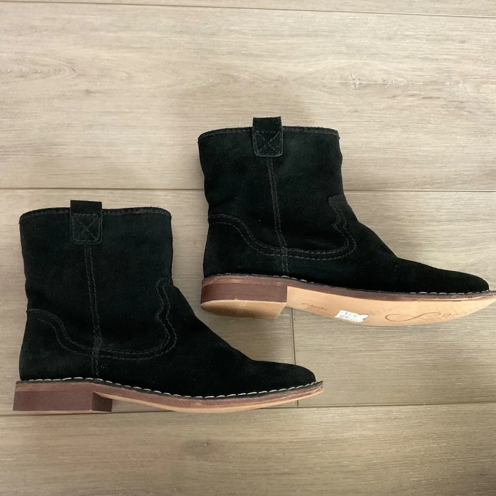 CLARKS  Cabaret Rock Black Suede Ankle Boot Size 9.5
